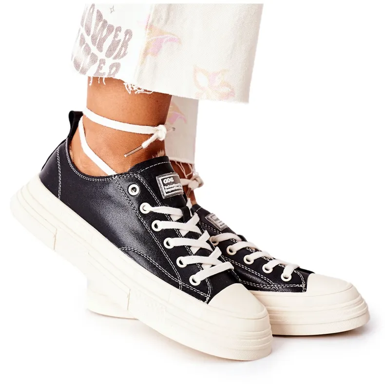 Baskets isolées pour femmes GOE II2N4035 Noir blanche le noir