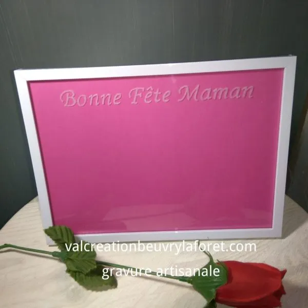 Cadre photo Bonne Fête Maman gravure artisanale format 13/18 cm