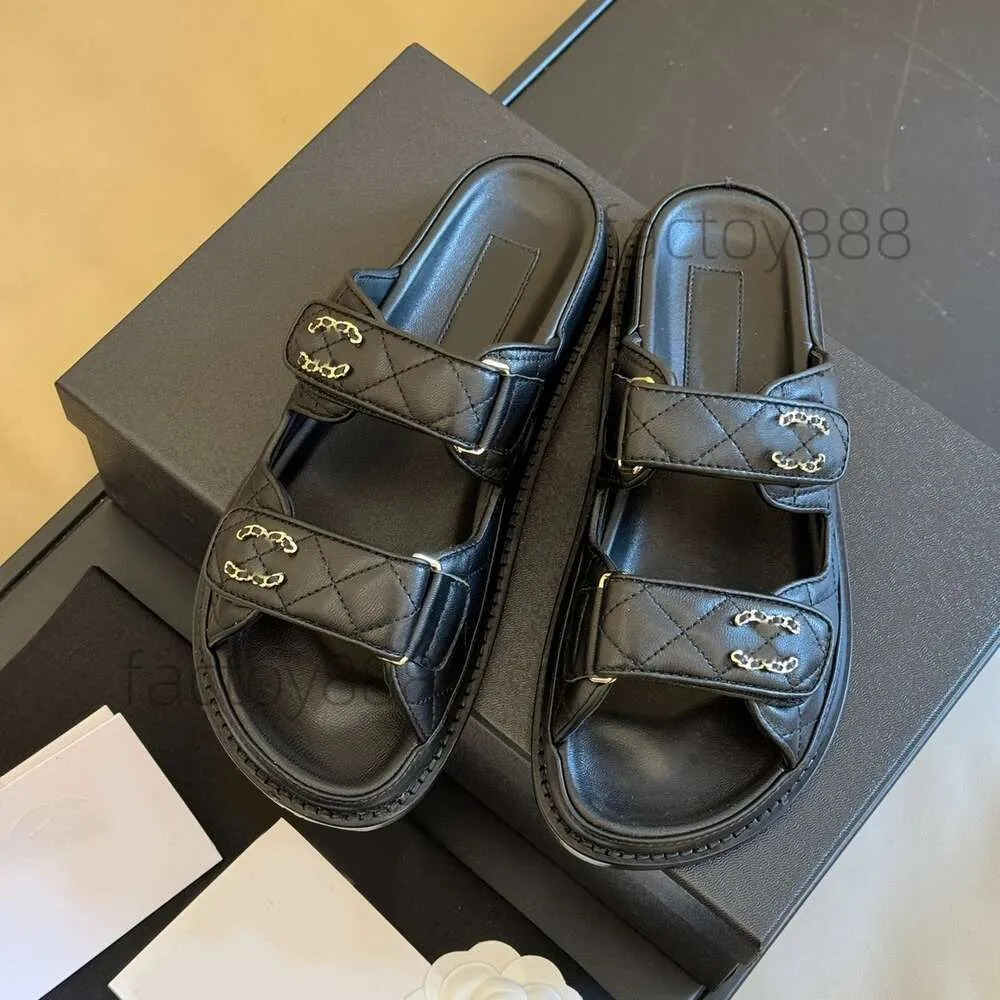 Chaîne Designer Sandales Célèbres Femmes Diapositives Sandale Plat Pantoufle Sliders Chaussures Bas Tongs Été Casual Sandale De 