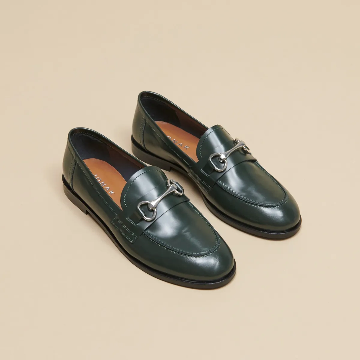 Mocassins à mors argentés en cuir glacé vert sapin pour Femme | Jonak